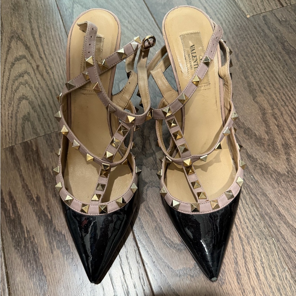 Valentino Black and Tan Rockstud Heels 110mm heel. Size 38.5